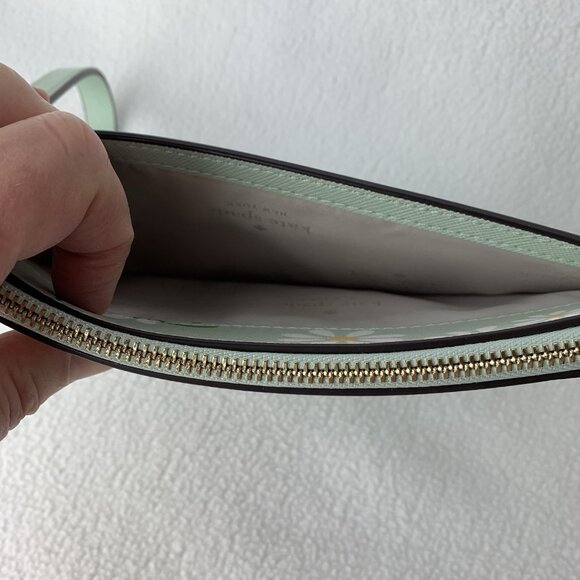 Kate Spade Lucy Day Tripper Daisy Small L-Zip Wristlet Light Green - Picture 9 of 10